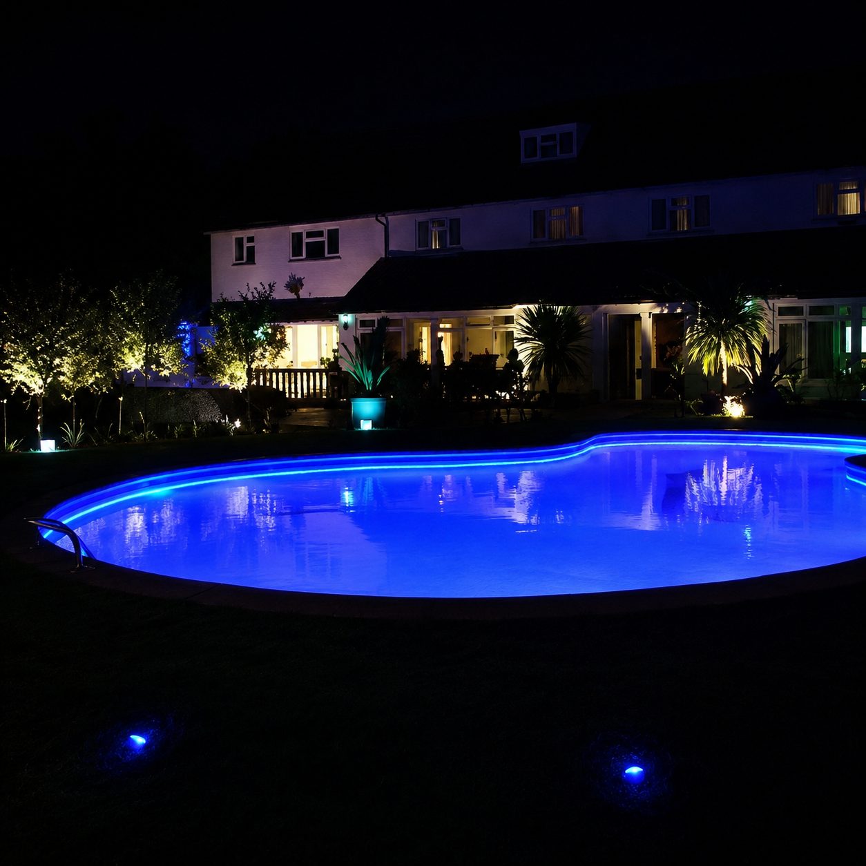 Neon Flex 3D 16x16mm | IP67 | 24V - LED Lights + Fittings - South Africa Neon Flex 3D 16x16mm | IP67 | 24V - view 8